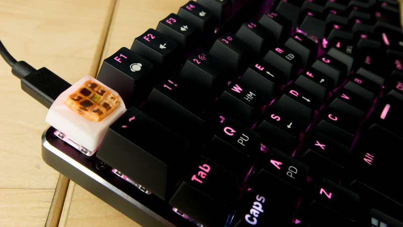 Illustration for article titled X-Bows Ergonomic Keyboard Review: Strange Shape, Great Typing